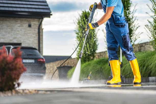 Best Deck Cleaning Services  in Jeffersonville, KY